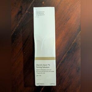 Glycolic Acid 7% Toning Solution - White